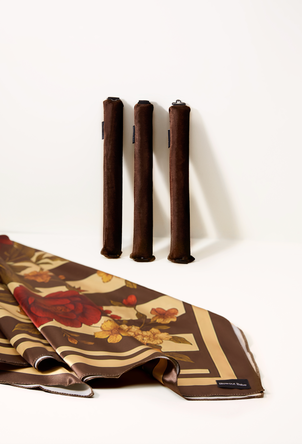 GRANDE ON-THE-GO BUNDLE (Brown) Grande On-The-Go Bundle – overnight blowout main image 4